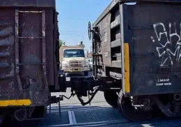 Piden puente elevado en crucero de ferrocarril de Navojoa