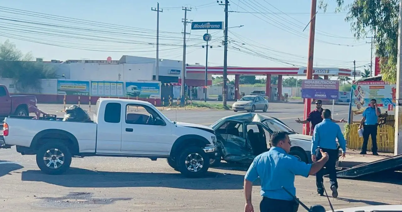 Aparatoso choque al sur de Ciudad Obregón