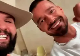 Carín León y Ricky Martin emocionan con nueva versión de A Medio Vivir