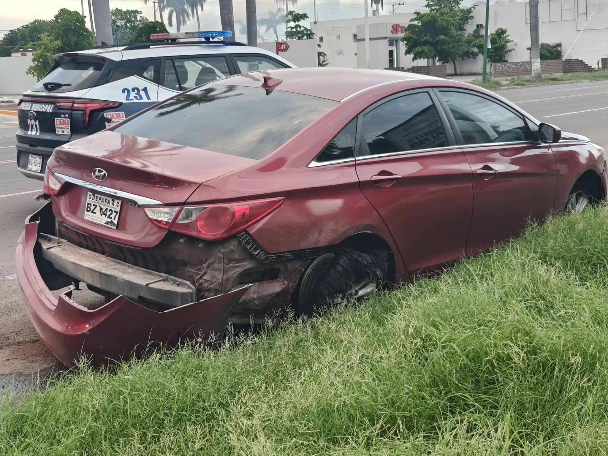 Detienen a mujer por conducción negligente en Ciudad Obregón