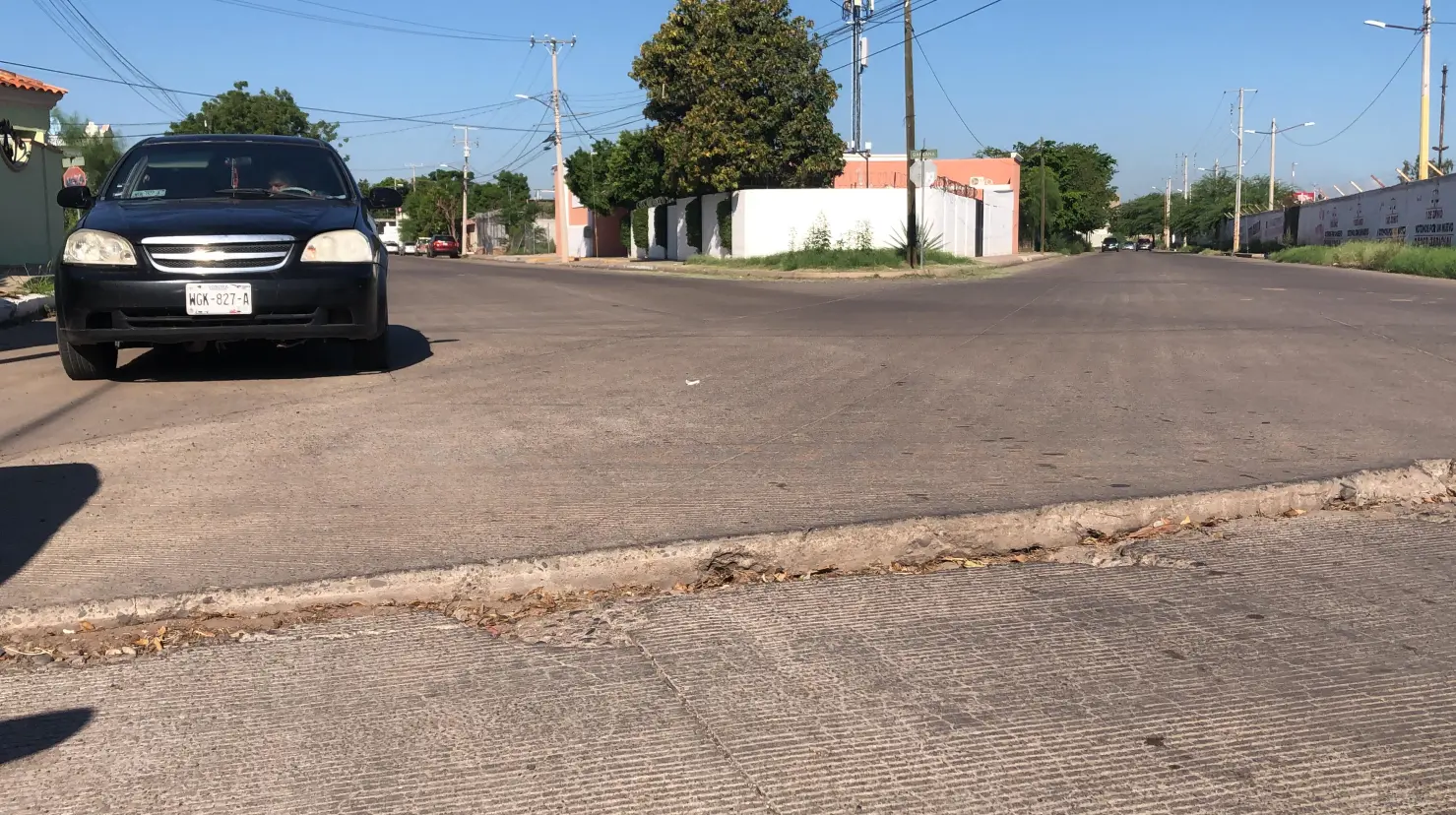 Sigue levantamiento de losa en calle Galeana