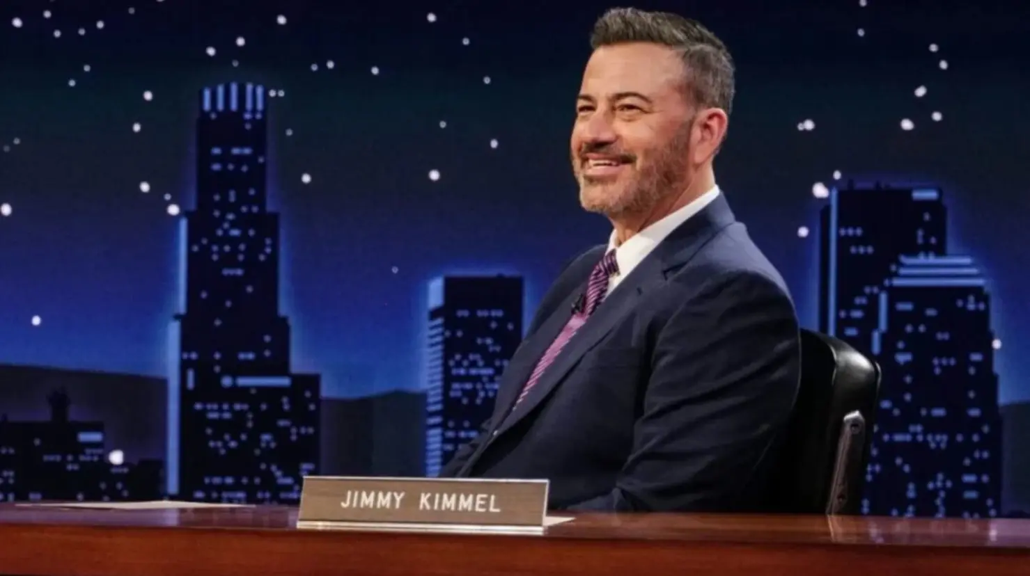 Jimmy Kimmel regresa a la televisión tras polémica por comentarios sobre Charlie Kirk