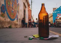 La Caguama cumple 65 años: Así nació la cerveza gigante que revolucionó la forma de tomar en México