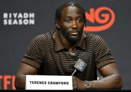 Terence Crawford pierde un título tras vencer a "Canelo" Álvarez; AMB lo confirma