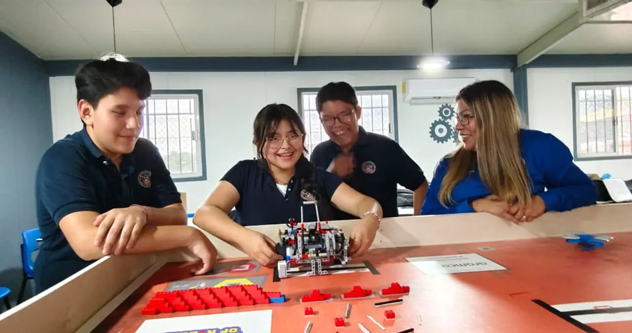 Estudiantes de Nogales rumbo a Panamá: Representarán a México en Campeonato Continental de Robótica
