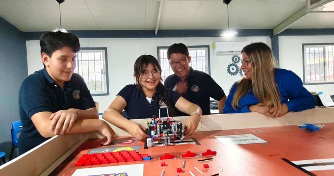 Estudiantes de Nogales rumbo a Panamá: Representarán a México en Campeonato Continental de Robótica