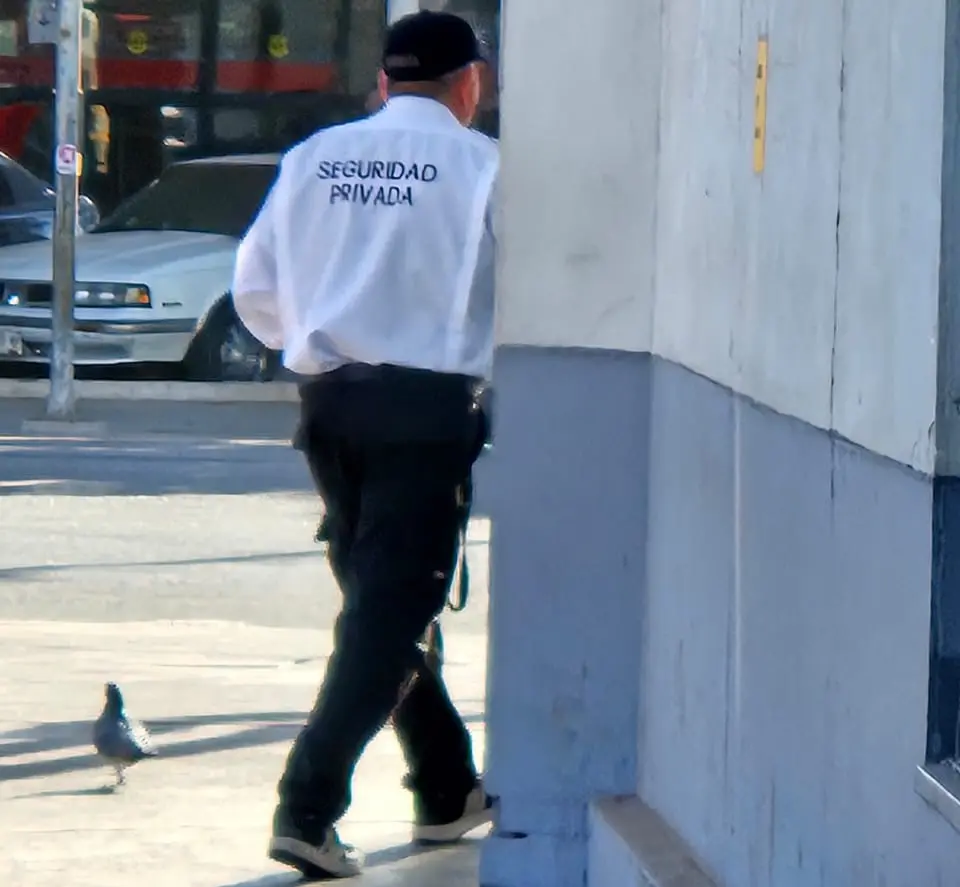 Esperan guardias de seguridad atención en Congreso de Sonora