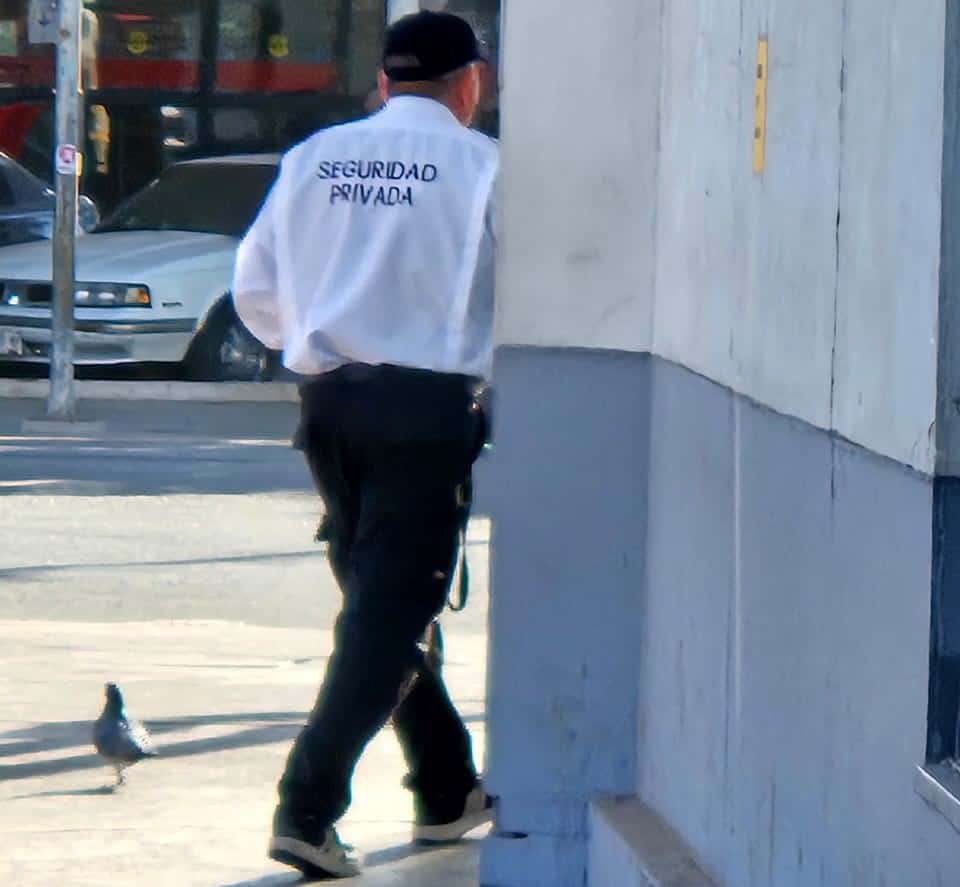 Esperan guardias de seguridad atención en Congreso de Sonora