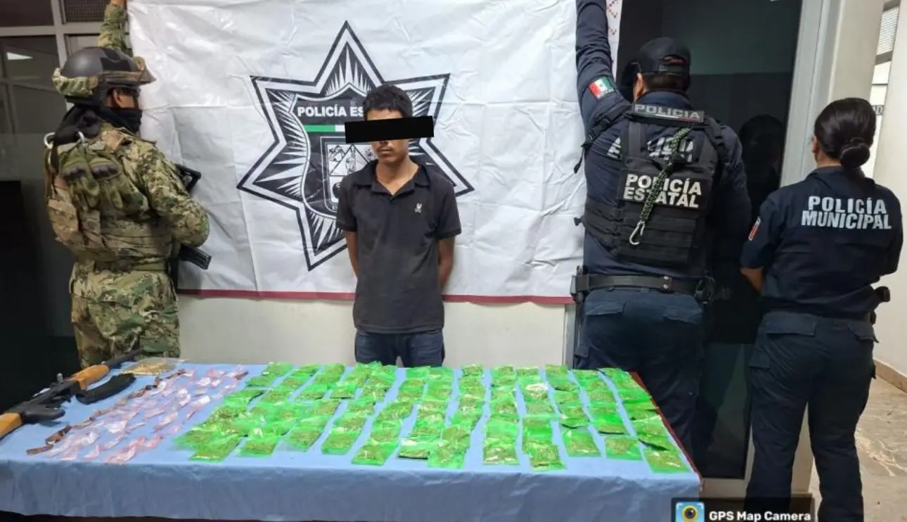 Capturan a joven con "cuerno de chivo" y droga en Ciudad Obregón