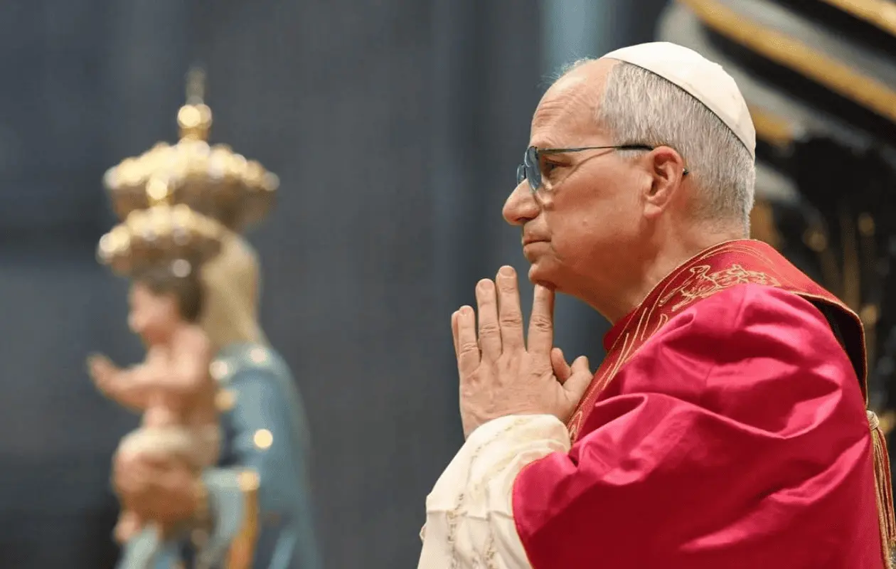 El Papa invitó a que este acto no se lleve a cabo solo en Roma, sino también en cada hogar católico del mundo.