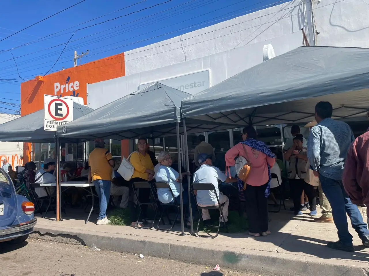 Durante el pago de los recursos se instaron carpas por fuera de los Bancos del Bienestar para evitar afectaciones por el sol y el calor