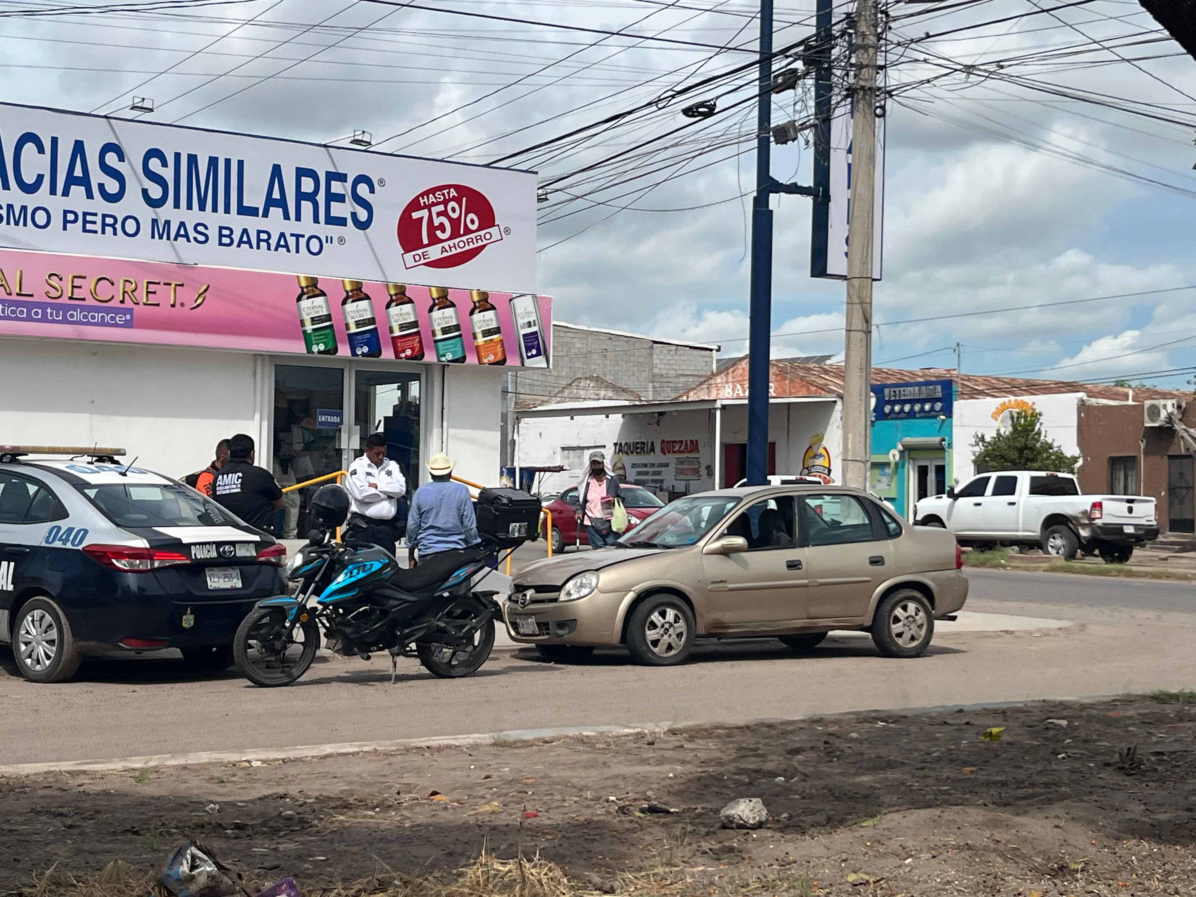 Chocan elementos de la AMIC en la colonia Plano Oriente, en Ciudad Obregón