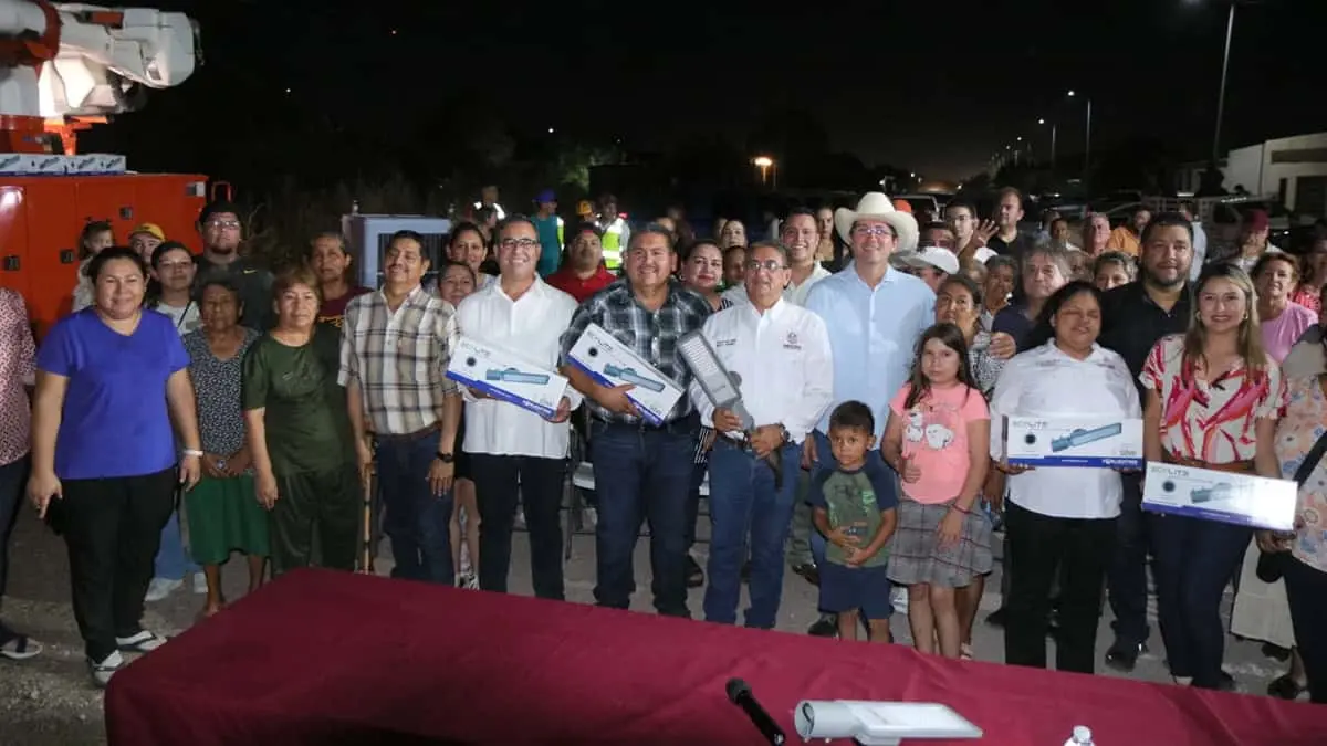Ilumina Elías Retes la "Perla del Mayo"