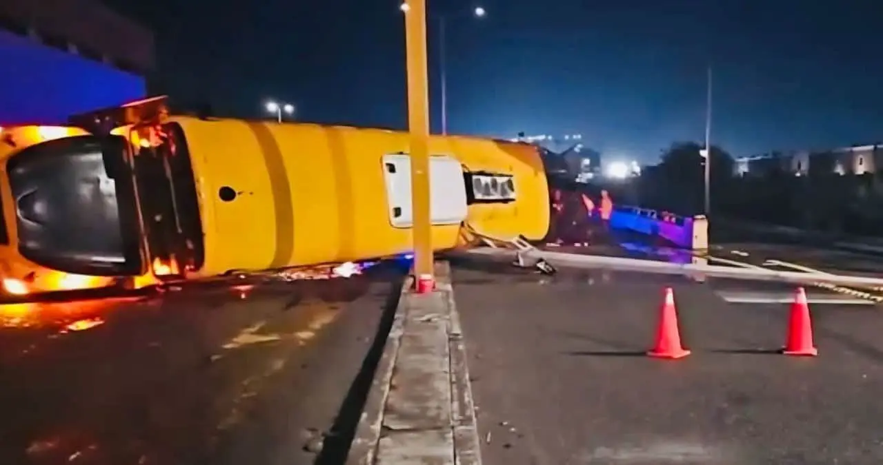 Accidente de camión de maquila deja varios lesionados en Ciudad Obregón
