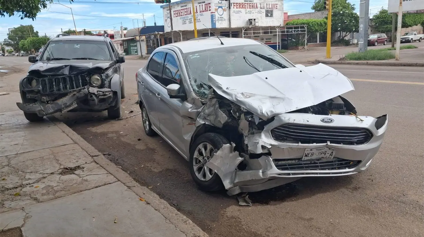 Aparatoso choque al sur de Ciudad Obregón