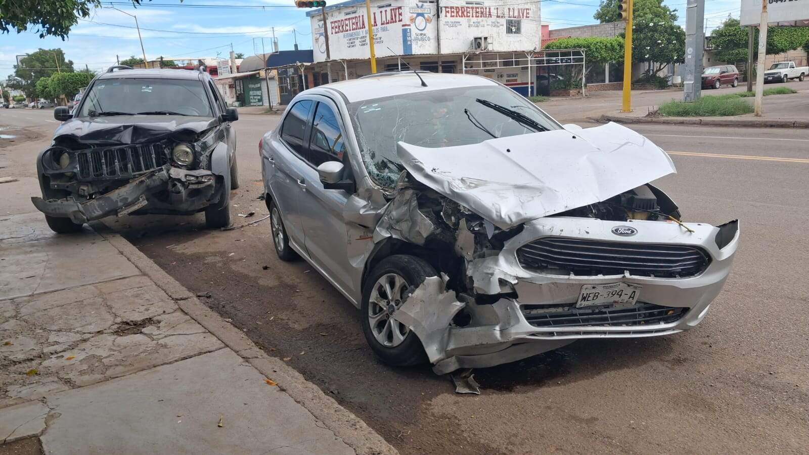 Aparatoso choque al sur de Ciudad Obregón