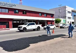 Bachean calles de Cajeme afectadas por las lluvias; estas son las prioritarias