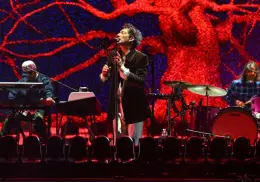 Critican a León Larregui, vocalista de Zoé, por presunto uso de playback en su concierto en Estadio GNP