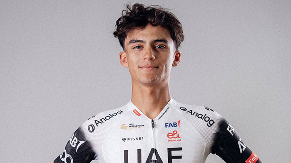 Isaac del Toro se coloca en el top 10 del mundo en ciclismo de ruta y hace historia