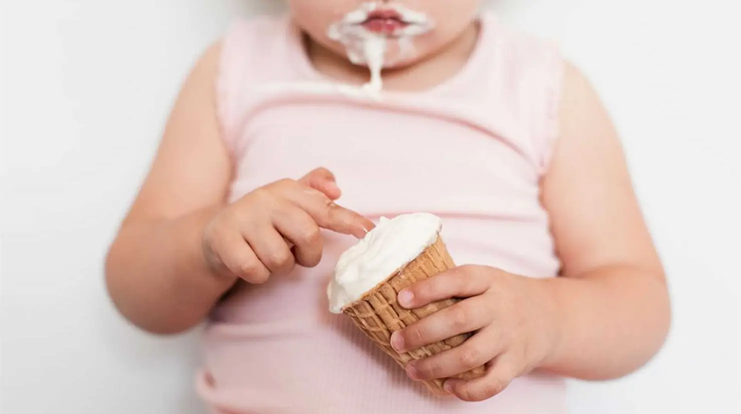 Cero azúcar antes de los 2 años: ¿Por qué es la recomendación universal de los pediatras?