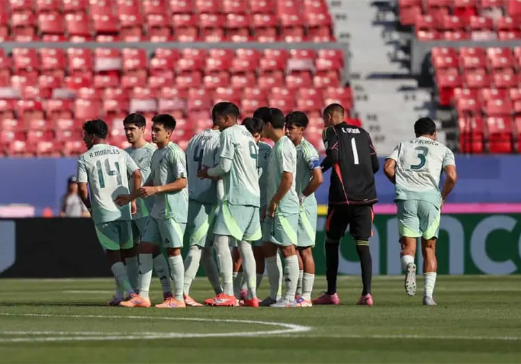 México rescata el empate ante España