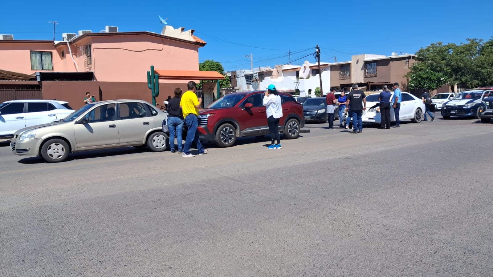 Se registra carambola en la calle Guerrero de Ciudad Obregón