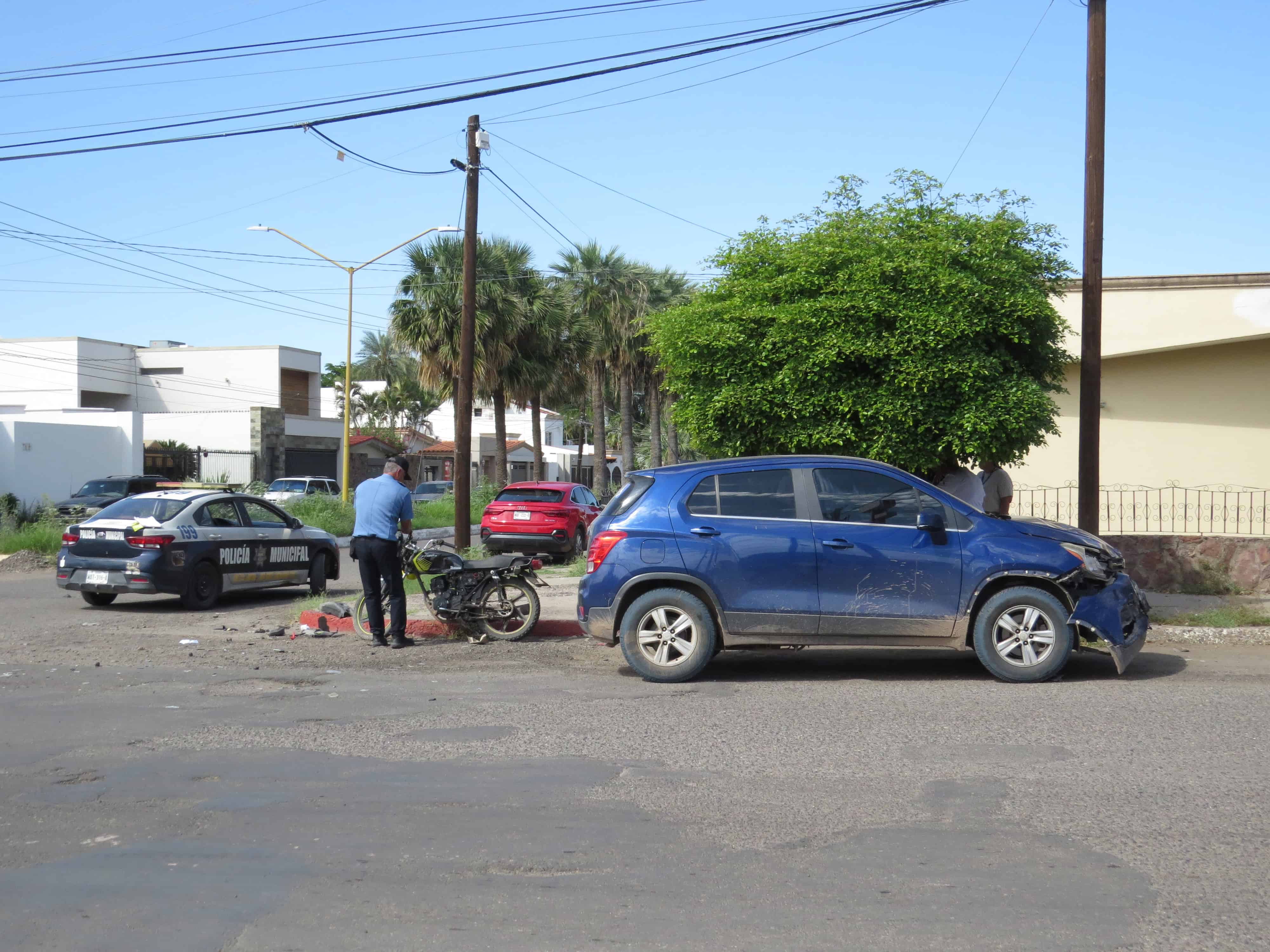 Aparatoso choque en el Centro de Ciudad Obregón deja un herido