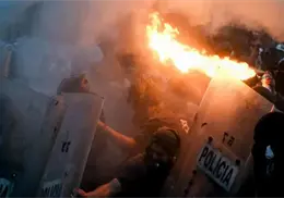 VIDEOS | Violencia y saqueos empañan la conmemoración de la matanza de Tlatelolco