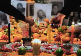 ¿Cuánto tiempo debe pasar para poner a un difunto en el altar de muertos?