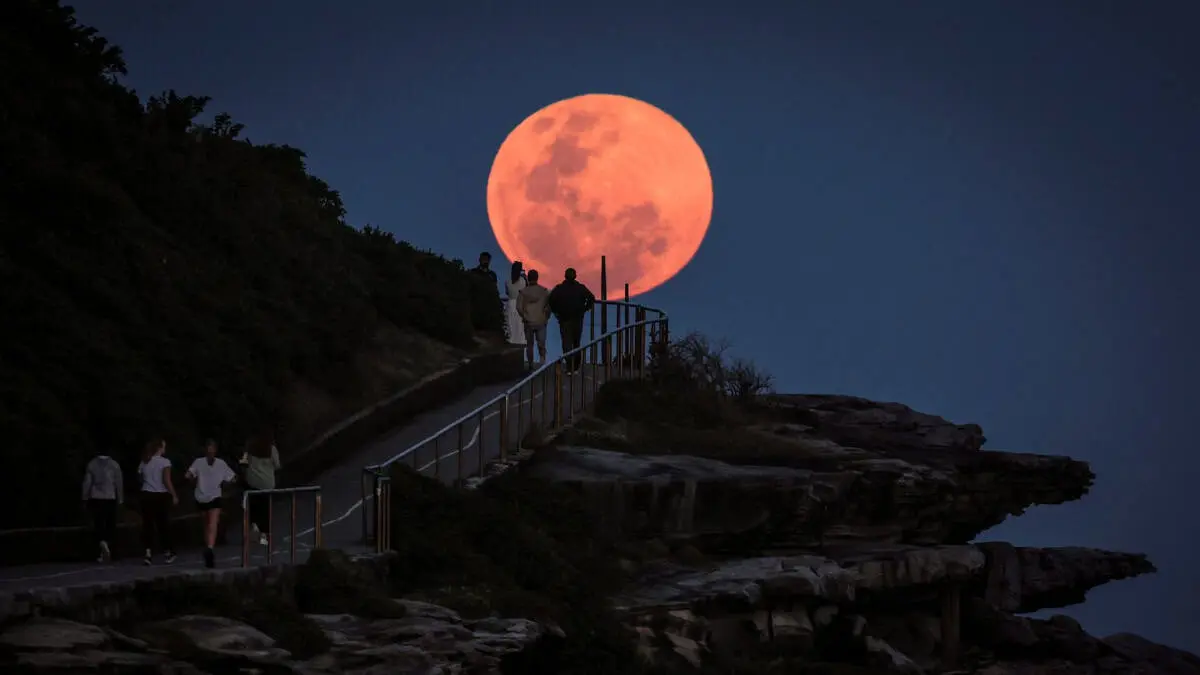 Los espectáculos astronómicos de octubre 2025: superluna, lluvias de estrellas y conjunciones planetarias