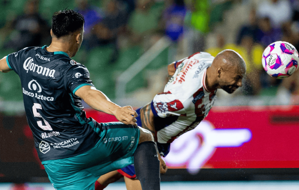 Mazatlán FC rompe su racha sin victorias y derrota al Atlético San Luis 2-1 en el Apertura 2025