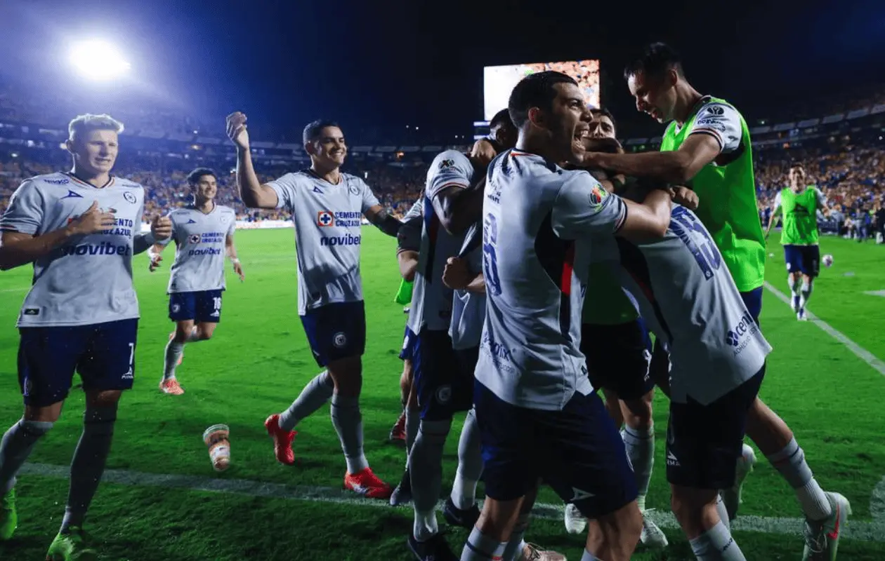Cruz Azul rescató un valioso punto en el Estadio Universitario.