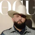 Carín León, el artista mexicano que conquista la portada de Vogue