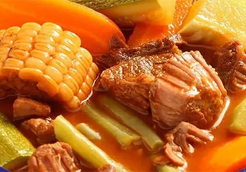 ¿Qué ingredientes se necesitan para hacer mole de olla tradicional?