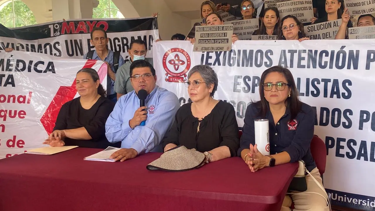 El sindicato advirtió que la próxima semana como una primera manifestación, se presentarán en las instalaciones del Instituto de Seguridad y Servicios Sociales de los Trabajadores del Estado de Sonora (Isssteson) en el caso de Hermosillo, mientras que en los demás municipios donde exista un campus, y que no haya oficinas del instituto, será en hospitales