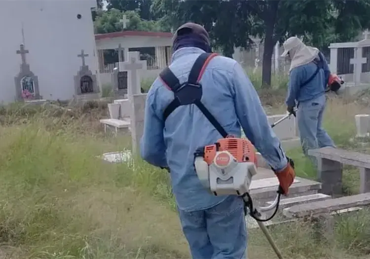 Arranca limpieza de panteones en Navojoa para tenerlos listos el Día de Muertos