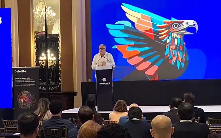 "Es un escenario de gran incertidumbre porque no se sabe hacia dónde va avanzar el tratado el libre comercio, las señales que sigue mandando el gobierno son de incertidumbre para los inversionistas, y las mismas cifras que da el gobierno alertan que se ha detenido la inversión", analizó Héctor De Mauleón