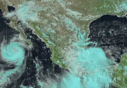 Priscilla se degrada a tormenta tropical, pero mantiene riesgos para el Noroeste