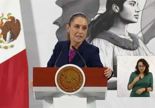 Sheinbaum exige a farmacéuticas cumplir con abasto de medicamentos pese a adeudos y advierte sanciones