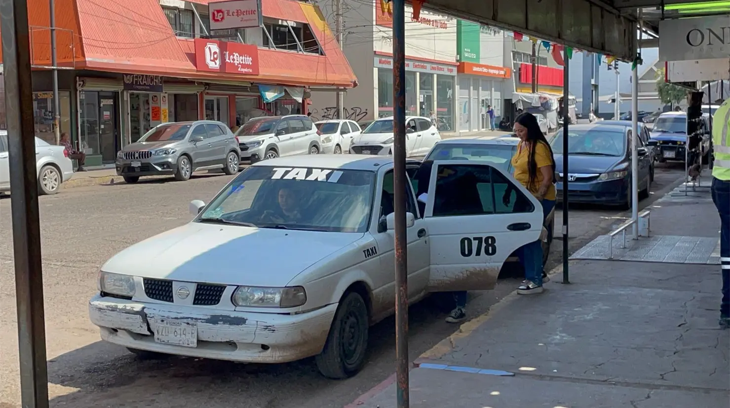 Los taxistas de las cuatro agrupaciones buscan brindar el servicio a los usuarios, al mismo tiempo que puedan hacer frente a la competencia de camiones con aire acondicionado y servicios de plataforma