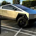Tesla es demandada: dos jóvenes murieron atrapados en una Cybertruck luego de un choque