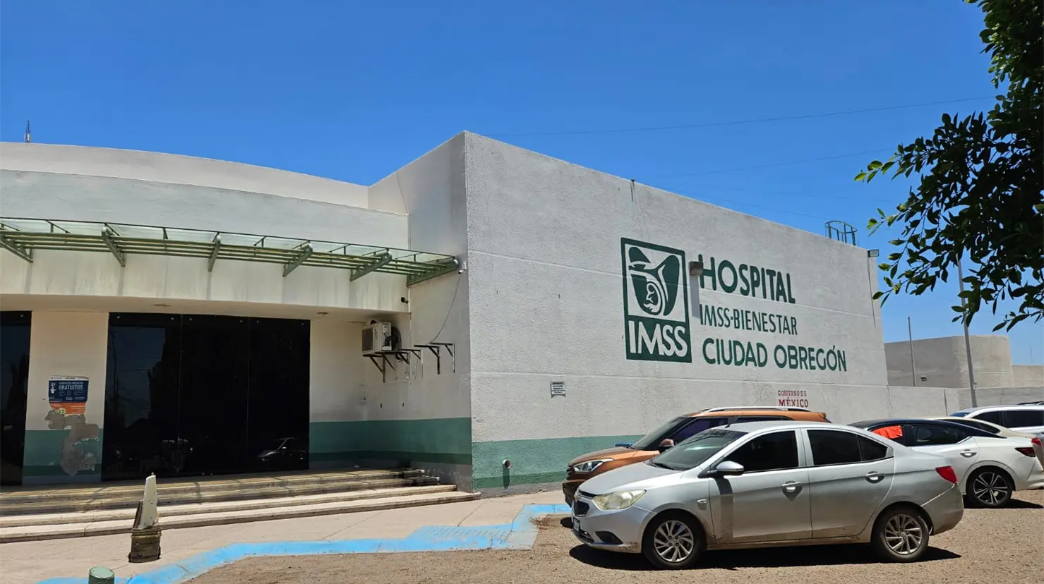 Siguen trabajadores de Salud laborando bajo protesta