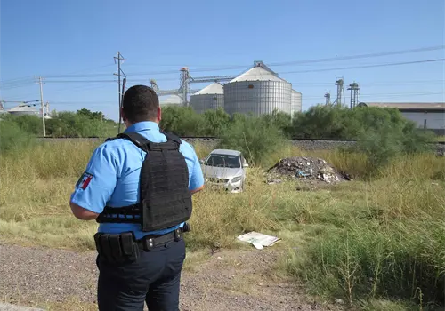 Se sale automóvil de la carretera al sur de Ciudad Obregón