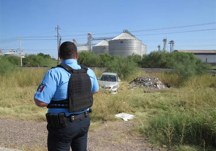 Se sale automóvil de la carretera al sur de Ciudad Obregón