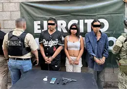 Tres detenidos, droga y arma de fuego durante cateo en Hermosillo