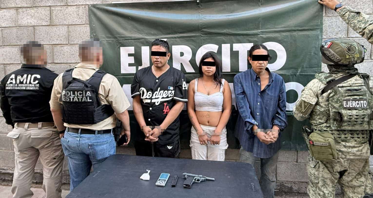 Tres detenidos, droga y arma de fuego durante cateo en Hermosillo