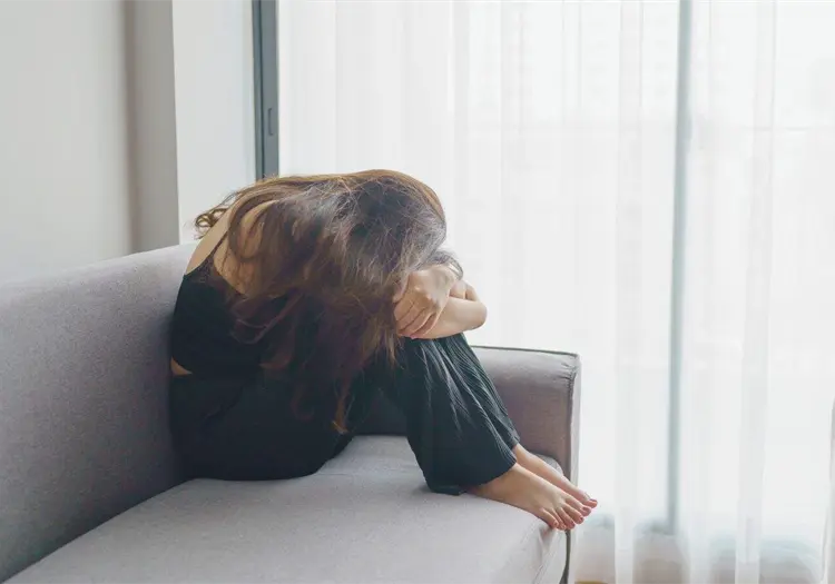 Día Mundial de la Salud Mental: 5 factores que dañan tu bienestar emocional y crees que son normales