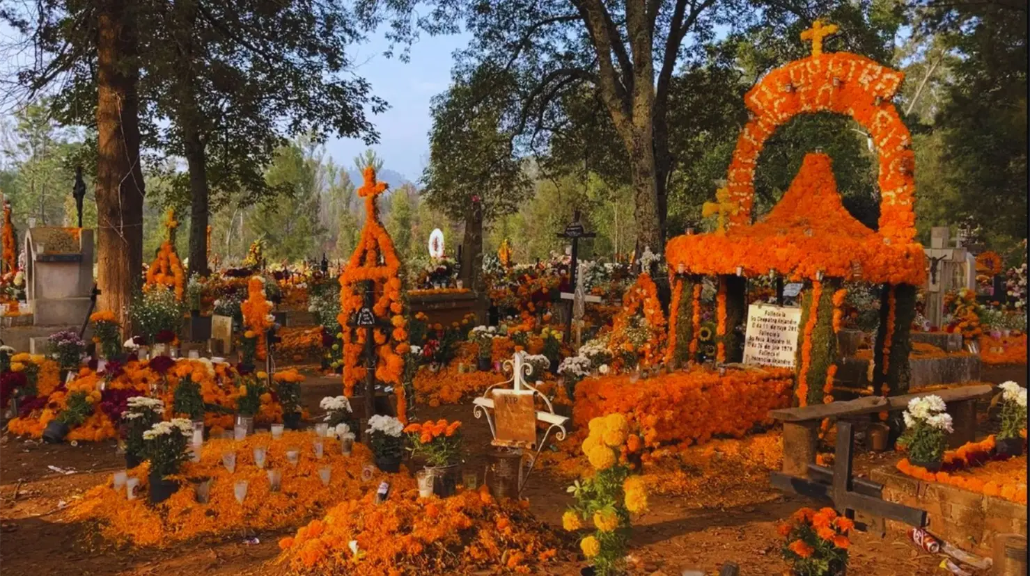 5 mejores pueblos mágicos para disfrutar la celebración del Día de Muertos
