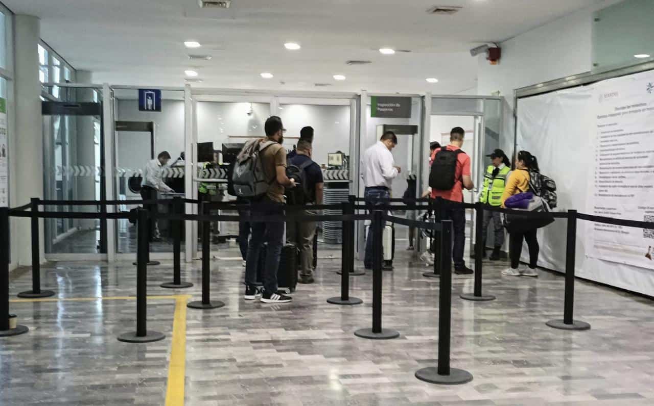 Salidas de vuelos normales en Obregón durante efectos de Raymond