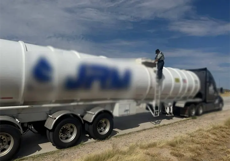 Interceptan tráiler cargado de huachicol en Guaymas